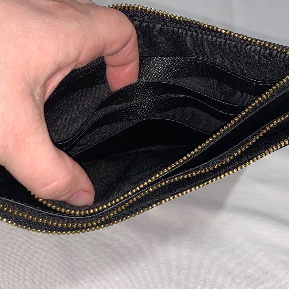 Coach Black Leather Wristlet with Gold‎ Details - 5100 - Picture 11 of 14